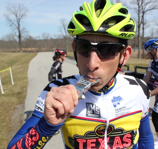 Chad Burd Gel'n up before the Long Run race.
